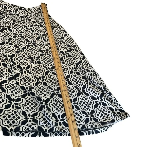 Crown & Ivy Geometric Blue and White Midi Dress - Picture 8 of 8